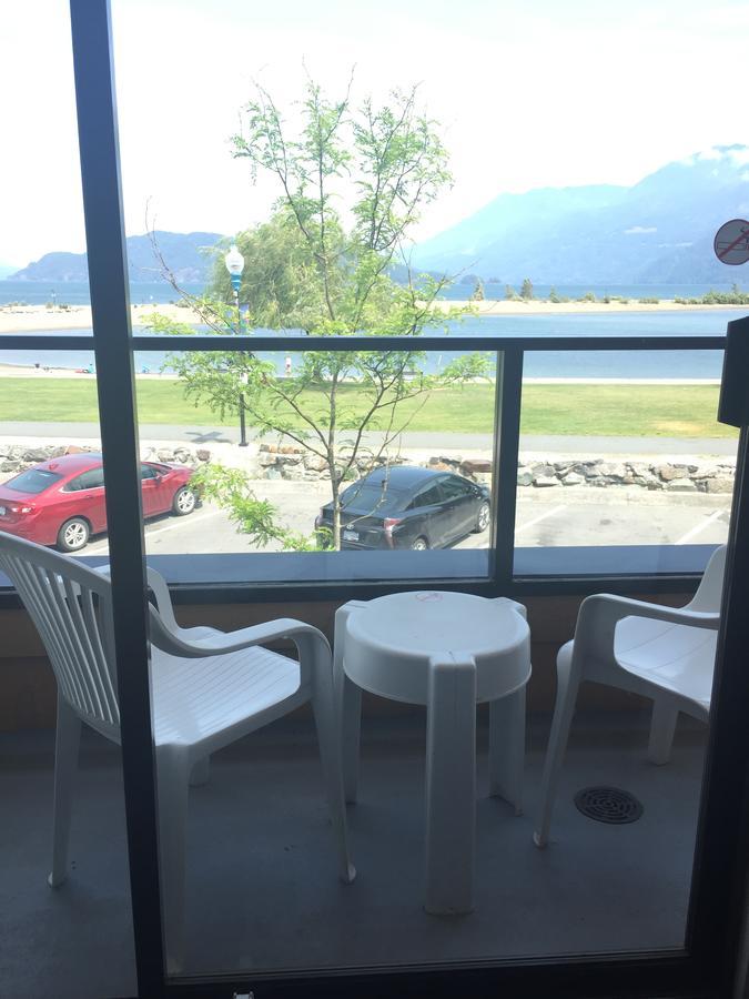 Spring Villa Hotel Harrison Hot Springs Exterior foto